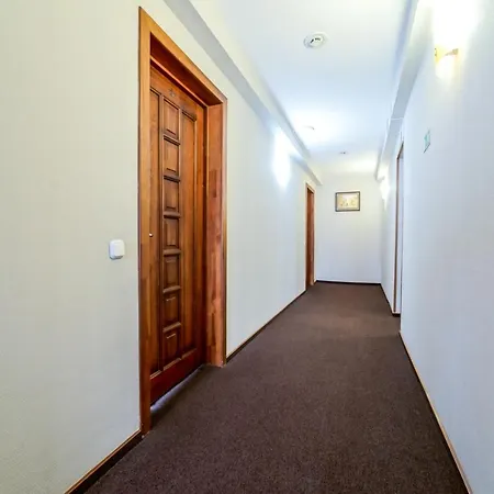 Zvezda Hotel 2*